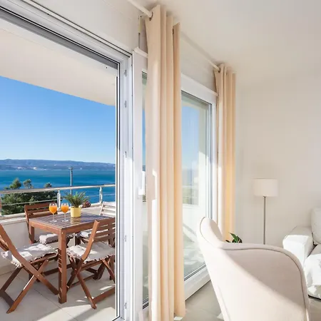 Jolara With Heated Pool Apartment *